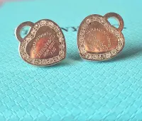 Brinco coração cadeado com pedrinhas Tiffany&Co  - Foto 3