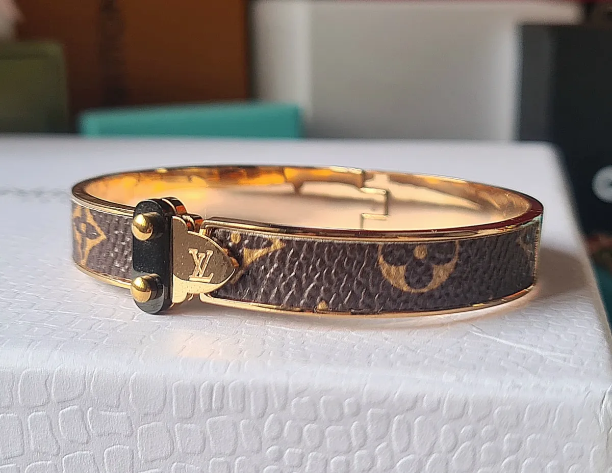Bracelete Louis Vuitton fivela  monograma 