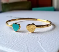 Bracelete aberto 2 corações azul T - Foto 4