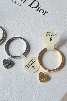 Anel fino pingente de coração Tiffany&Co  - Foto 2