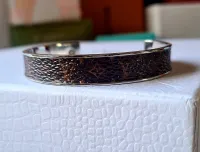 Bracelete aberto Louis Vuitton 