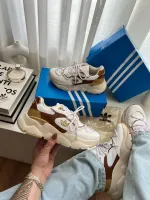  Tênis Adidas   