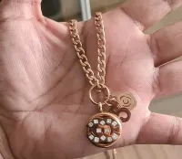 Colar Chanel Logo+pedras.  - Foto 6