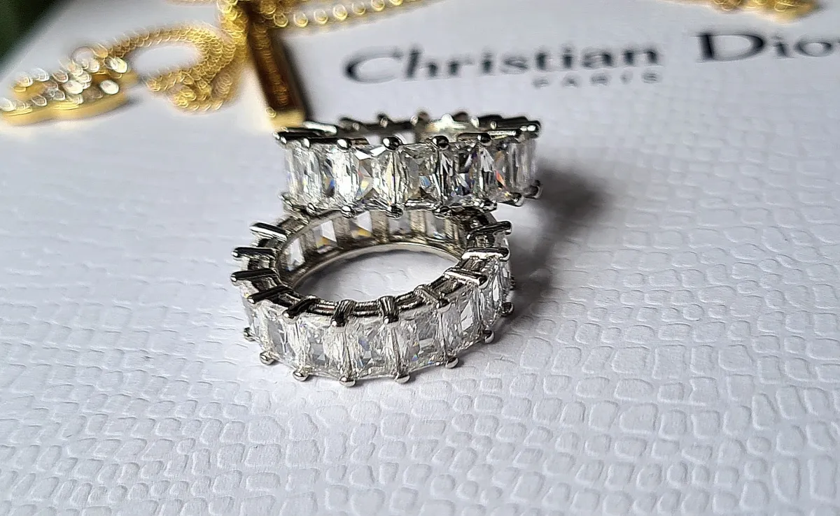 Aliança brilhante Navetis