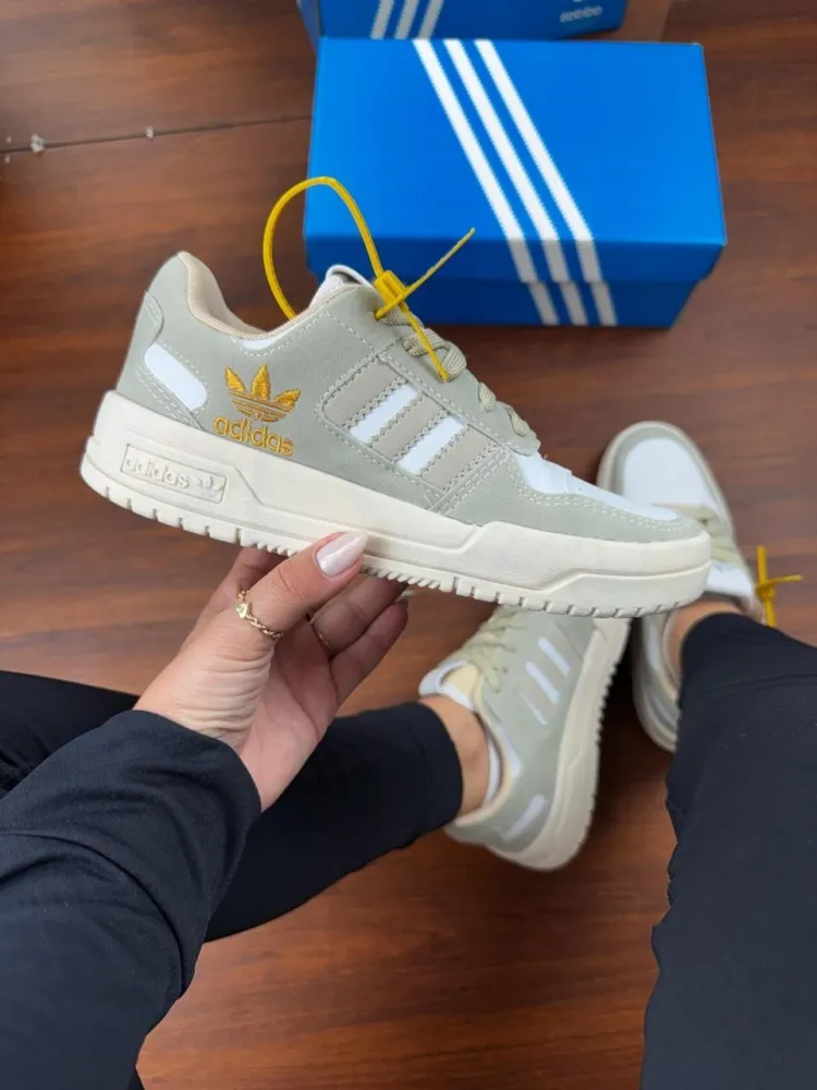   Tênis   Adidas forum  