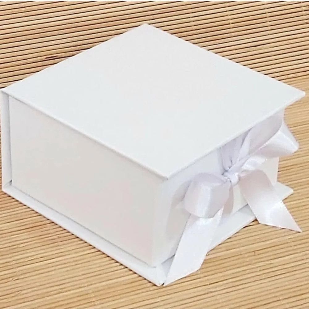 Cx. Kit Padrinhos  15,0 x 15,0 x 8,0  - Livro - com a parte interna branca - com laço 