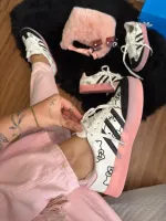     Tênis Adidas Sambaex H ello kitty   Premium - Foto 3