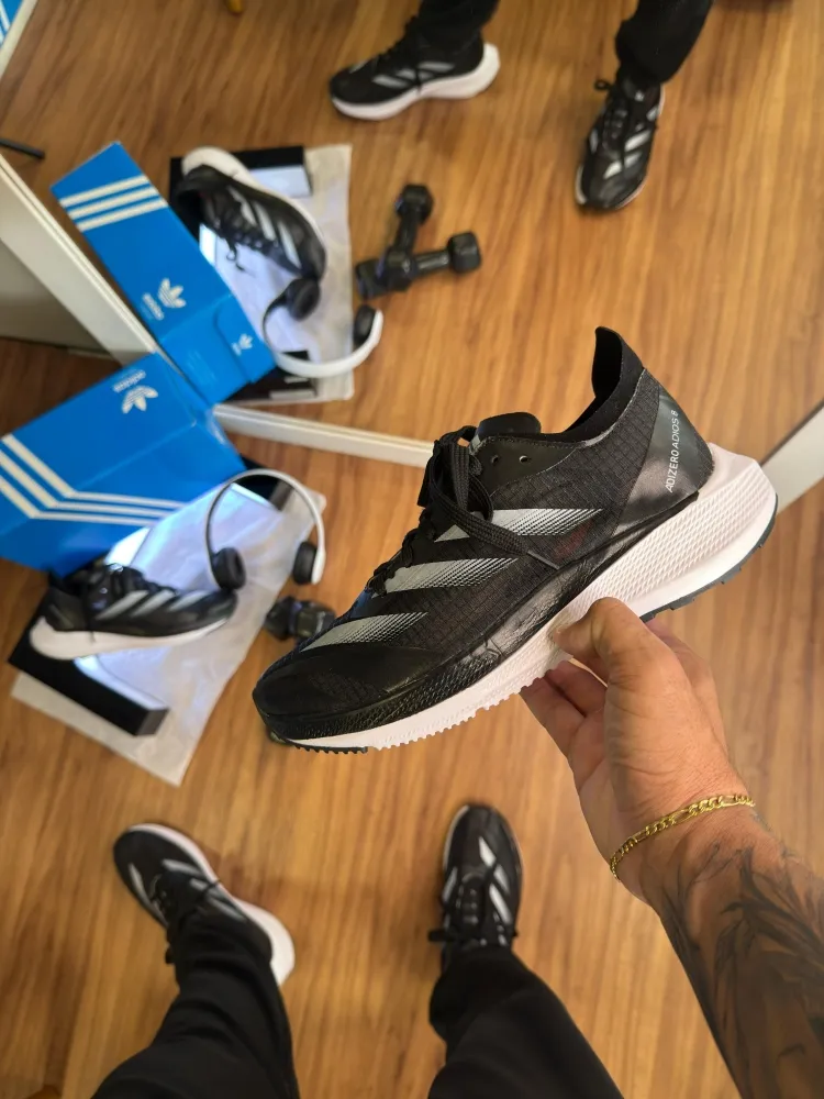      Tênis Adidas  adizero 8     Imagem