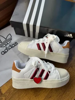    Tênis Adidas super star bonegaca  