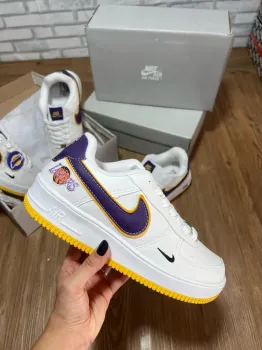      Tênis Nike air fonce lakers  