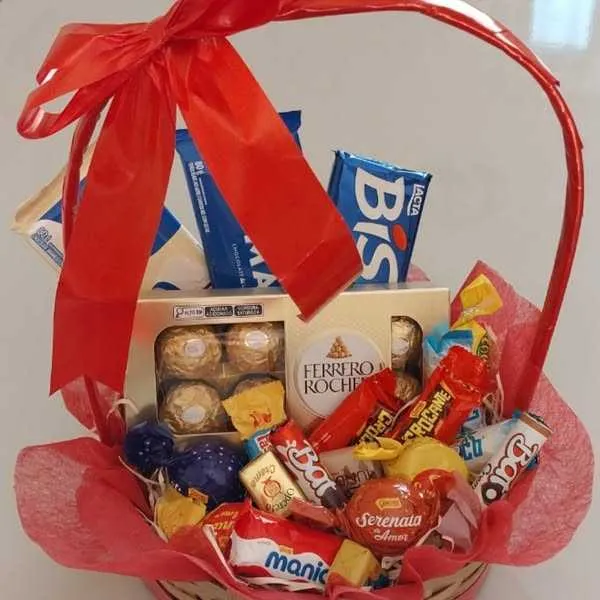 Cesta de Chocolate  Doçura do dia  Imagem