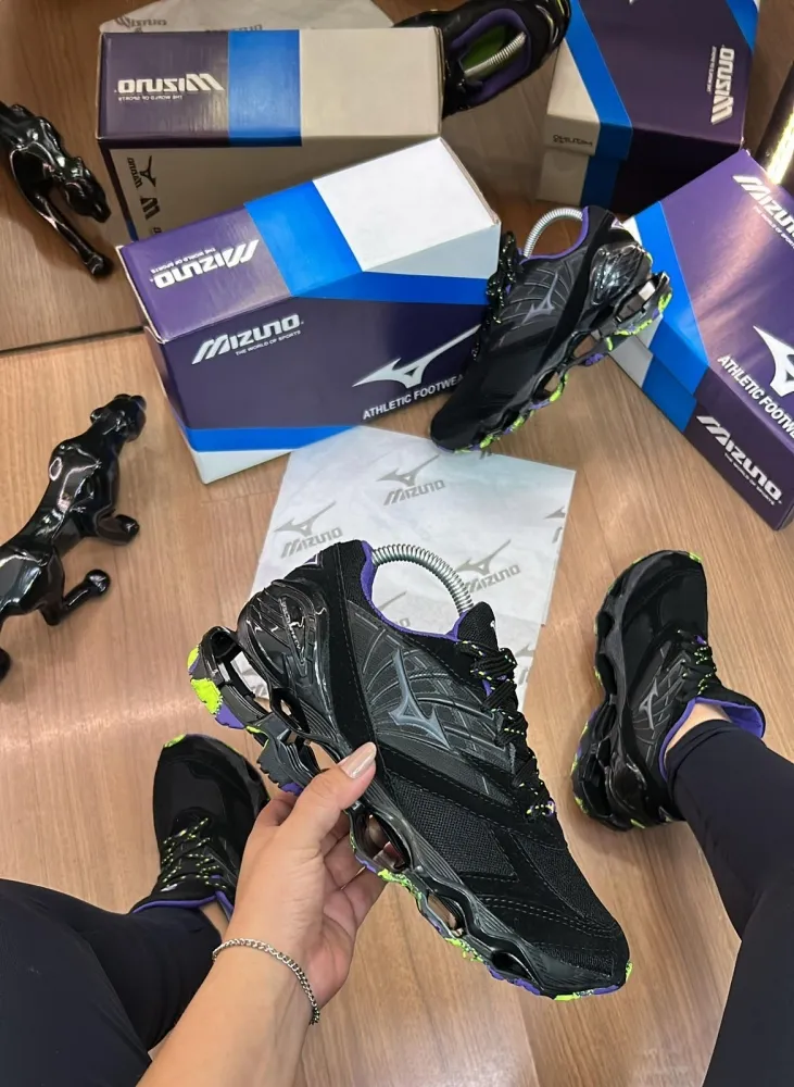     Tênis Mizuno flor lótus    Imagem
