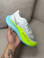   Tênisl  Nike vaporfly     - Foto 2