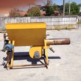 Alimentador de caldeira ou forno a lenha.