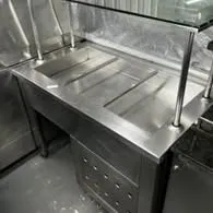 BALCÃO REFRIGERADO EM AÇO INOX COM 03 CUBAS