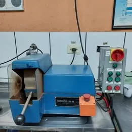 Cortadora metalógrafica Arotec