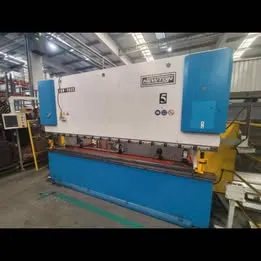 Dobradeira Newton CNC 3500 x 4 mm - 70 ton Imagem