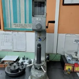 Durometro de bancada Imagem