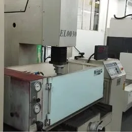 Eletroerosão de Penetração – ENGEMAQ – EDM 800 NC