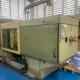 Injetora de Plastico Oriente IHP4000H1470 ano 1997