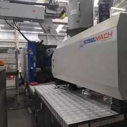 Injetora de plástico Steelmach Rhino- 530T Imagem