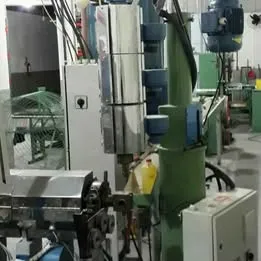 Linha de fabricação de fios de luz de cobre completa. Imagem