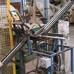 Maquina de carimbar toquinho semi autom - Madeira Imagem