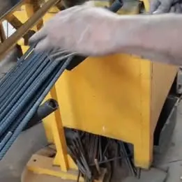 Máquina de corte de vergalhão