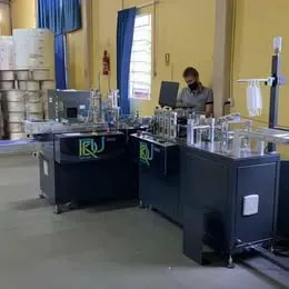 maquina para a fabricação da máscara tripla - automática Imagem