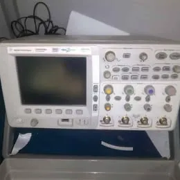 Osciloscópio Agilent DSO6034A (300Mhz, 2 Gsa/s, 4 channel DSO) Imagem