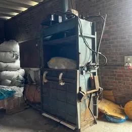 Prensa enfardadeira 10 ton - 2 cv