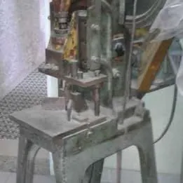 Prensa excêntrica 5 ton - Barbam & Vicent Imagem