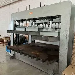 Prensa fria 3 fusos Hidráulica 2500 x 1200