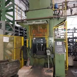 Prensa hidraulica 630 ton IC 630 Imagem