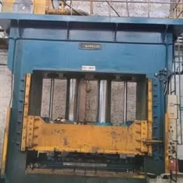 Prensa Hidráulica Markuse 300 Ton Imagem