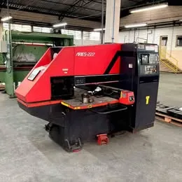 Puncionadeira Amada modelo Aries-222