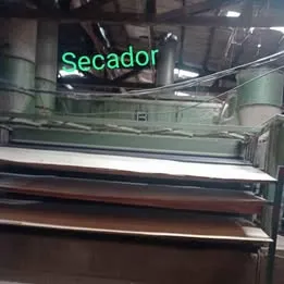 Secador 10 câmaras (8 quentes e 2 frias). Marca B Beneck, com 3 pistas 4,70m de largura. Imagem