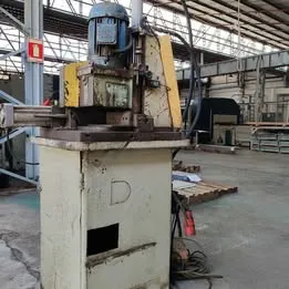 Serra Circular PEMA VHF 2 – Com avanço hidráulico e guias lineares Imagem