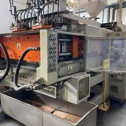 Sopradora Liberty - 6000 frascos / h - Pead - com acessórios. Imagem