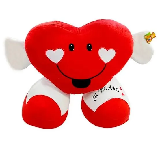 Almofada de pelúcia em forma de coração 