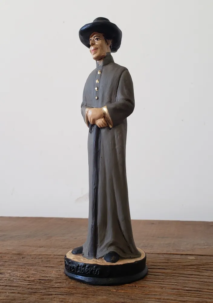Padre Liberio em Gesso Premium  - Pintura a Mão!