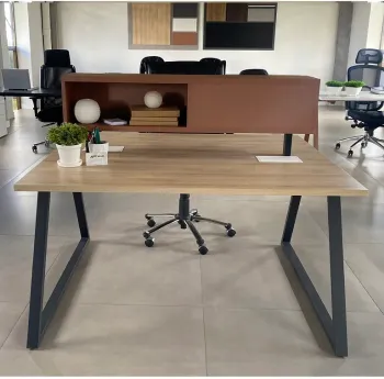 Estação de Trabalho Mesa Plataforma 1200 Para 2 Lugares Pé Metal Delta com Caixa Para Tomadas Nobile - Foto 2