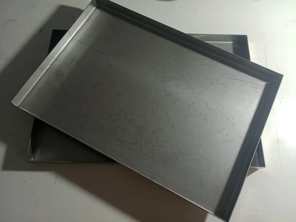 BANDEJA INOX FUNDO FIXO TAM:    30 x 30 x 1,5 cm  1.2MM -  BIF3030/15 - Imagem