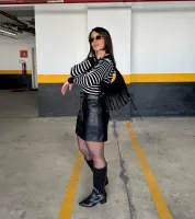 SHORTS SAIA COURO PU PRETA COM CINTO  (TAMANHO G MANEQUIM 42) - Foto 2