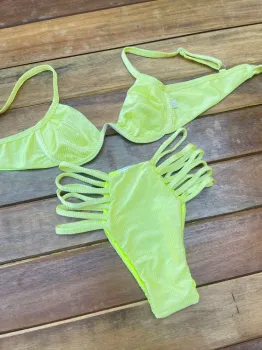 Biquíni Aro sem Bojo + calcinha Hot 