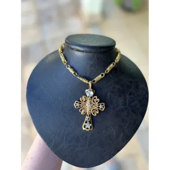 Colar de Cruz Pingente Exclusivo Banhado a Ouro com Corrente de 70cm - Semijoia