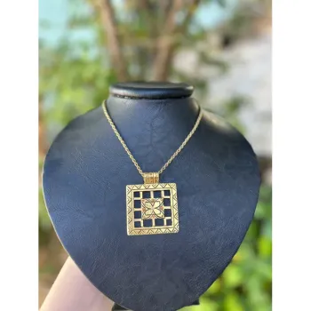 Colar de Cruz Pingente Exclusivo Banhado a Ouro com Corrente de 70cm - Semijoia - Foto 2