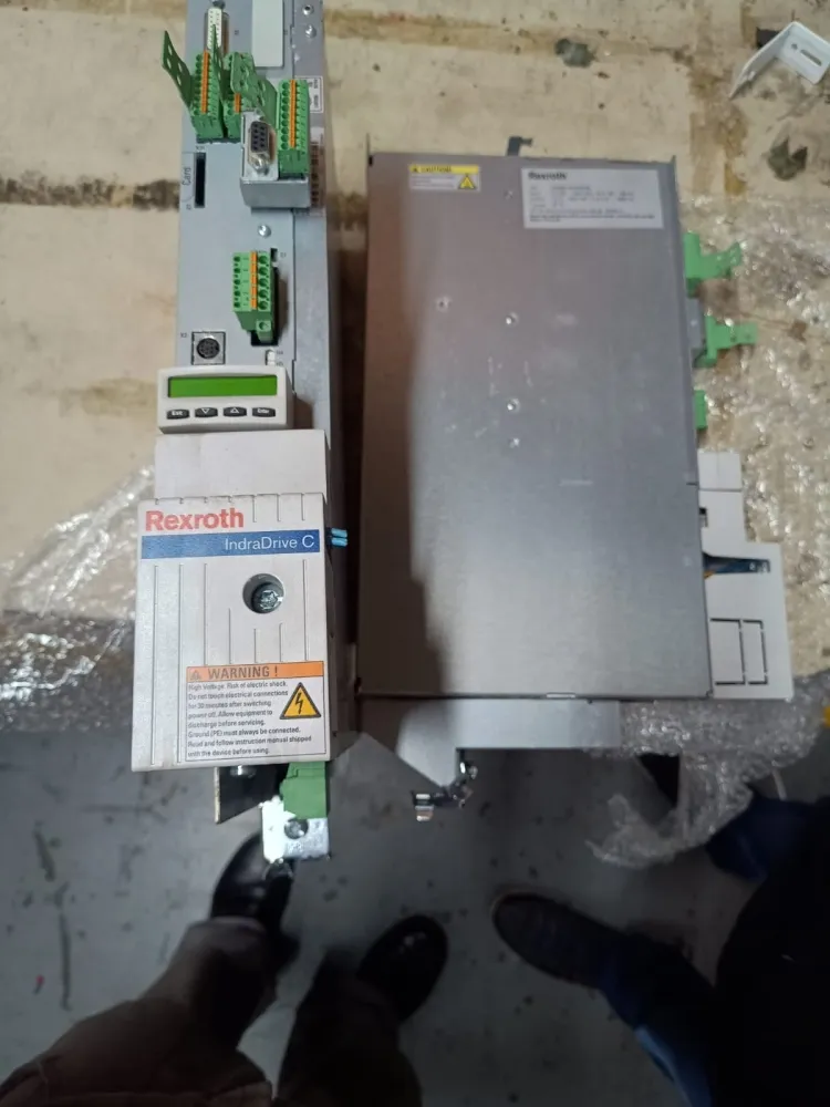 Drives Rexroth HCS02 e dois Servos motores 