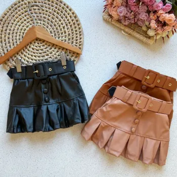 Shorts Saia Plissado Couro 