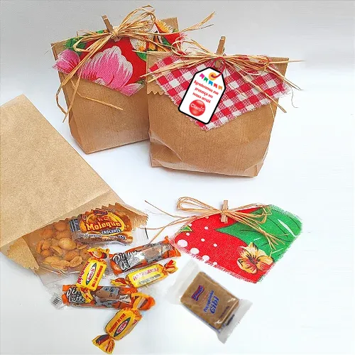 Saquinhos Personalizados com Doces Juninos Imagem
